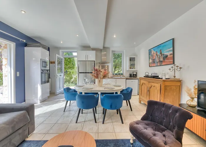 Holiday home Le Clos Des Roches La Bouille